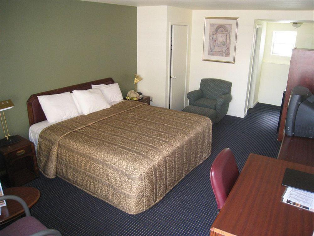 Clarion Inn 2*